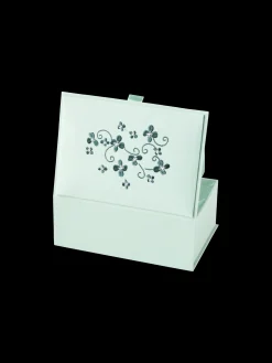 Boîte de rangement avec broderie