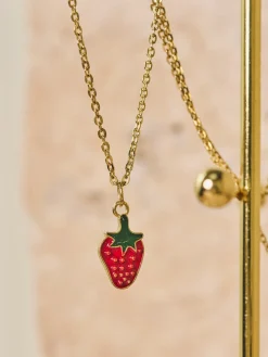Collier avec pendentif fraise