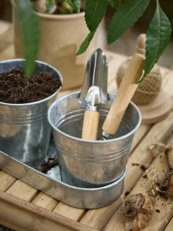 Mini pelle de jardin