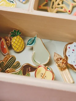 Pin's