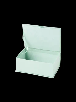 Boîte de rangement avec broderie