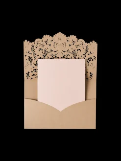 Carte avec découpe en dentelle