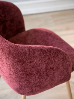 Chaise en tissu bouclette