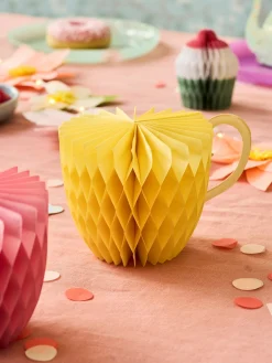 Décorations de table, théière et tasses