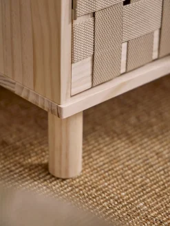Meuble de rangement au design tressé