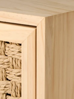 Meuble à tiroirs avec façade tressée