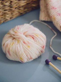 Pelote de laine et viscose