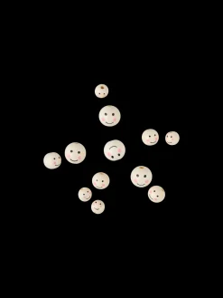 Perles en bois avec visages