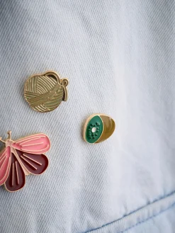 Pin's