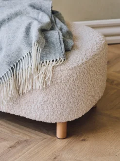 Repose-pieds en tissu tout doux