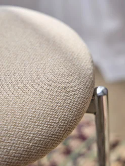 Tabouret avec cadre aspect chromé
