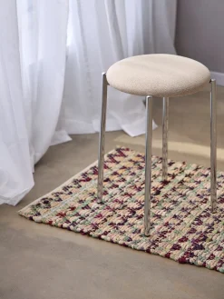 Tabouret avec cadre aspect chromé
